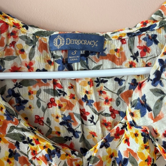 Democracy Colorful Floral Blouse - Picture 2 of 5